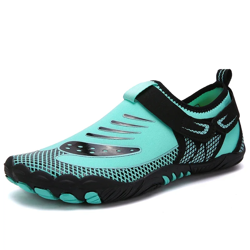 chaussures de plongée bleues